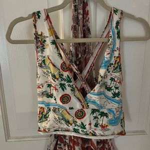 Adorable crop top with cool design